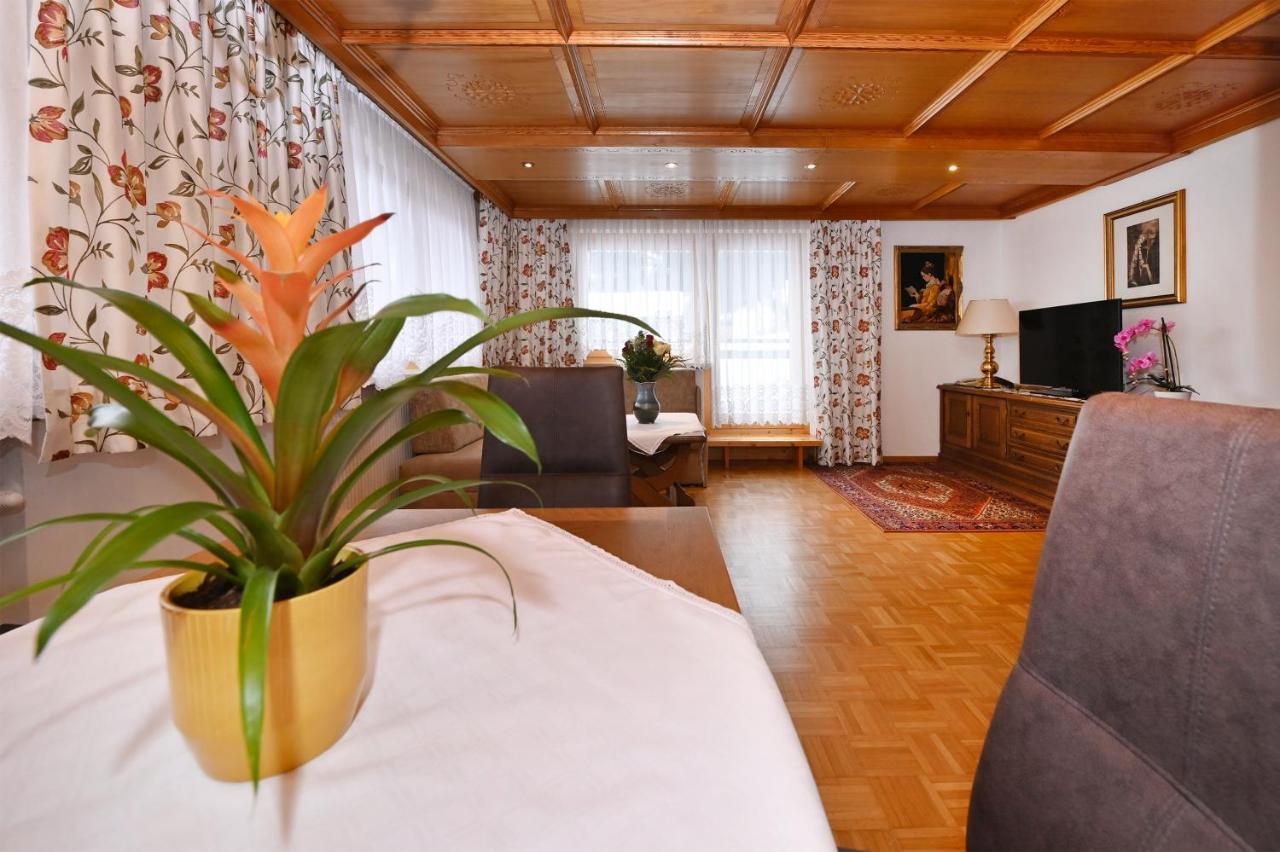 Hotel Montabella Шрунс Экстерьер фото
