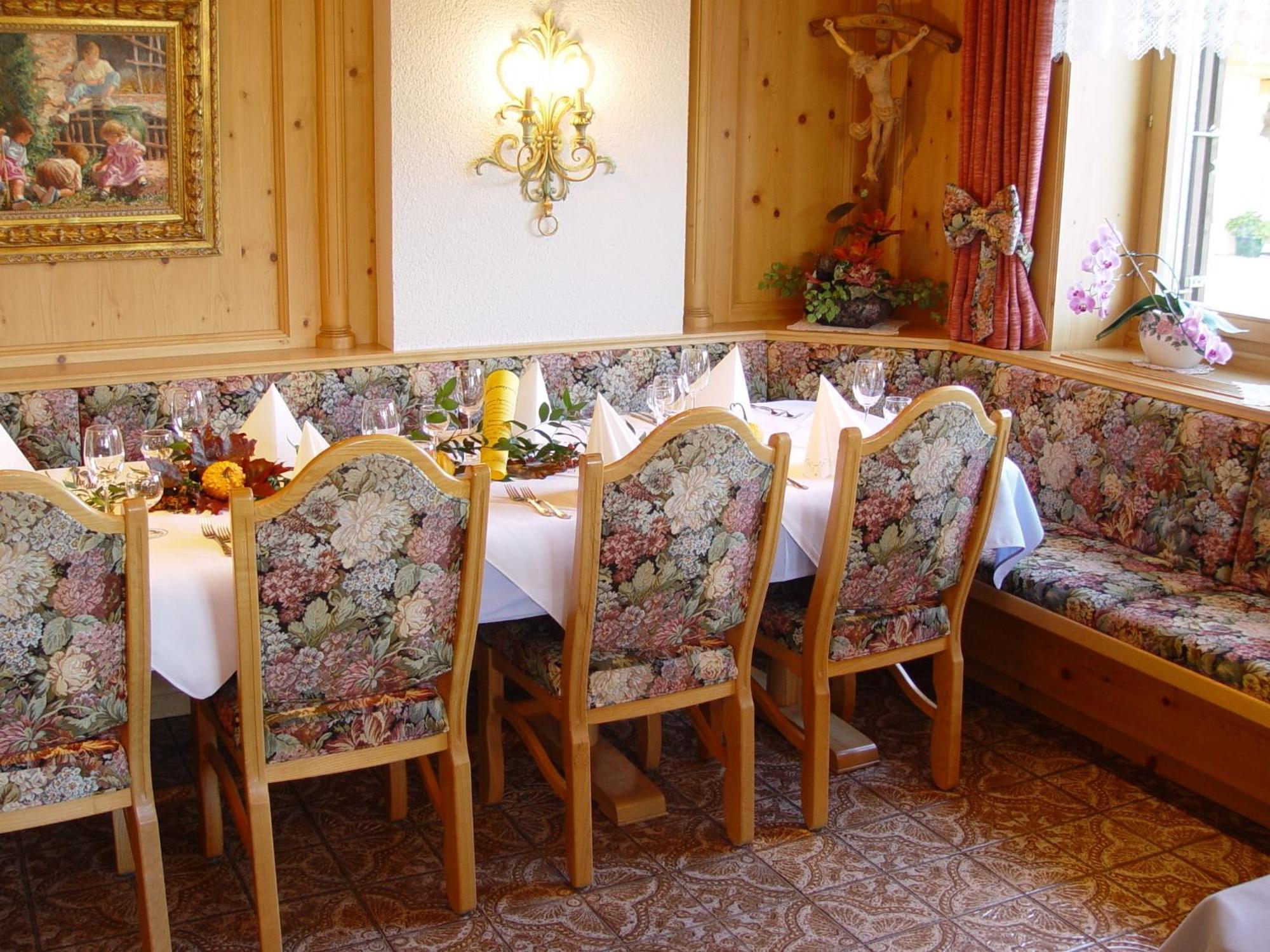 Hotel Montabella Шрунс Экстерьер фото